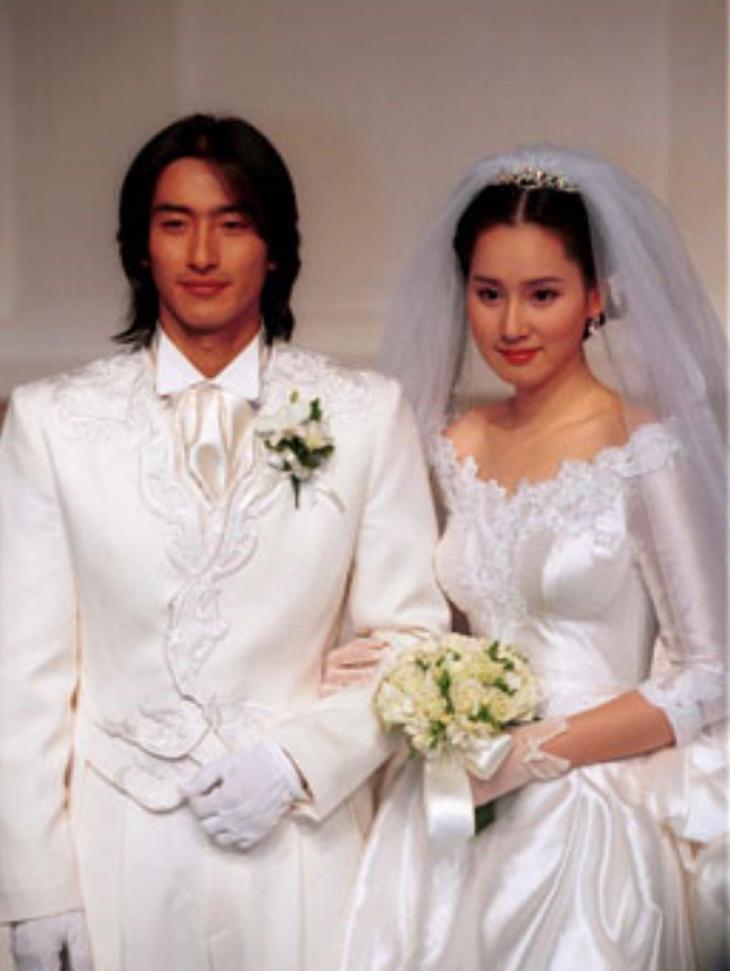 Nam cầu thủ đưa Hàn Quốc vào Top 4 World Cup lấy Hoa hậu xinh đẹp, hôn nhân từng trên bờ sụp đổ chỉ vì một chi tiết?