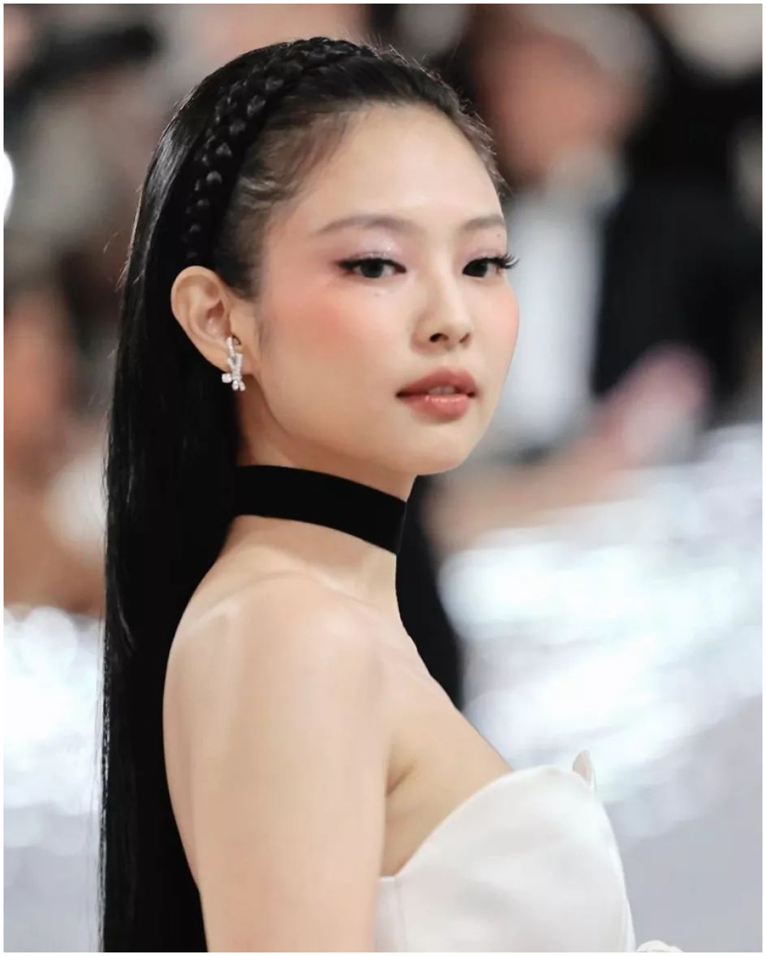 Jennie bị tố lạm quyền, ép Harry Daniels gỡ bỏ gấp video khiến cô lộ vóc dáng thật. Ảnh: Naver