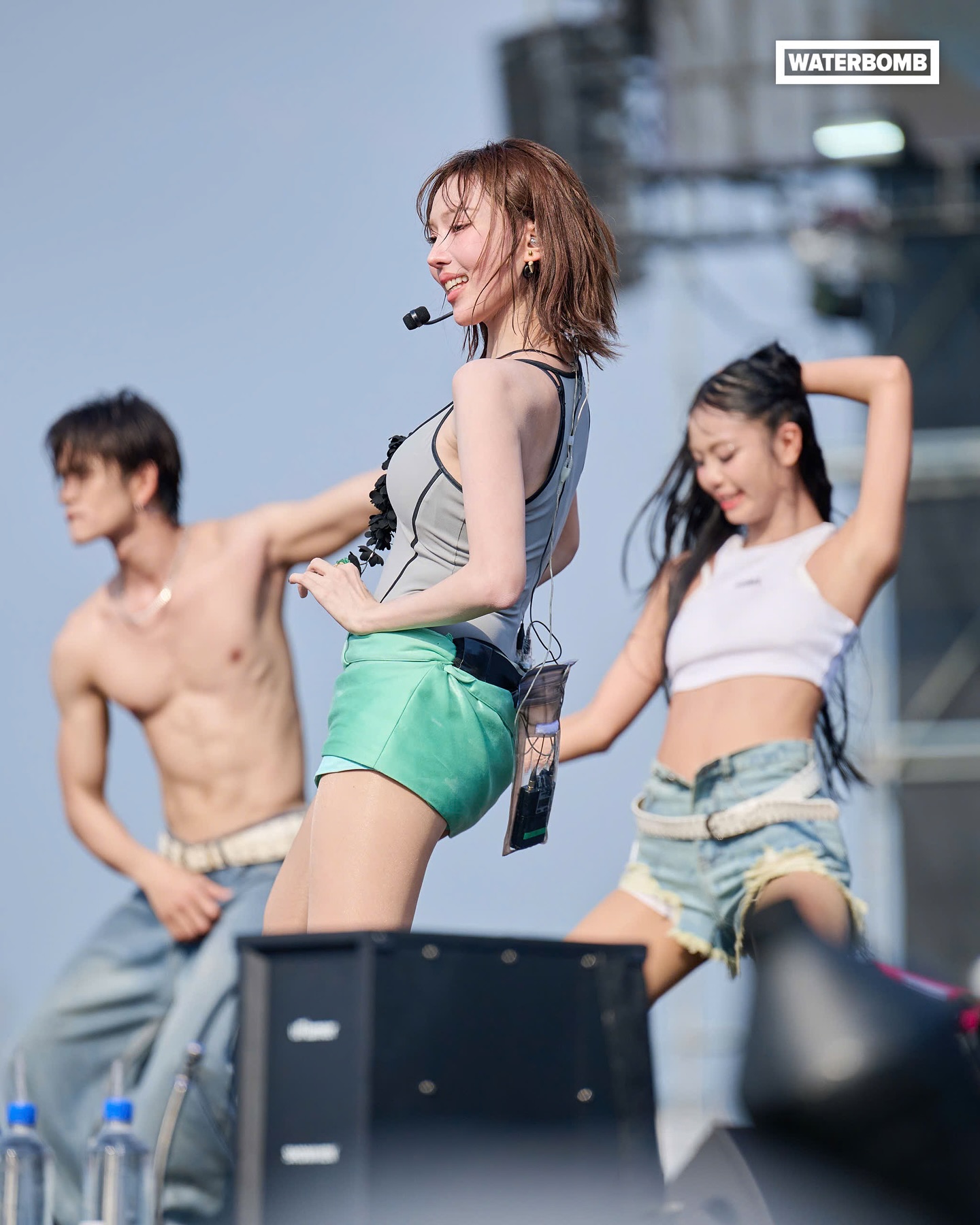 MIN căng thẳng chỉ trích nam giới khiếm nhã: Con gái chúng tôi không bàn về quần lót đàn ông!