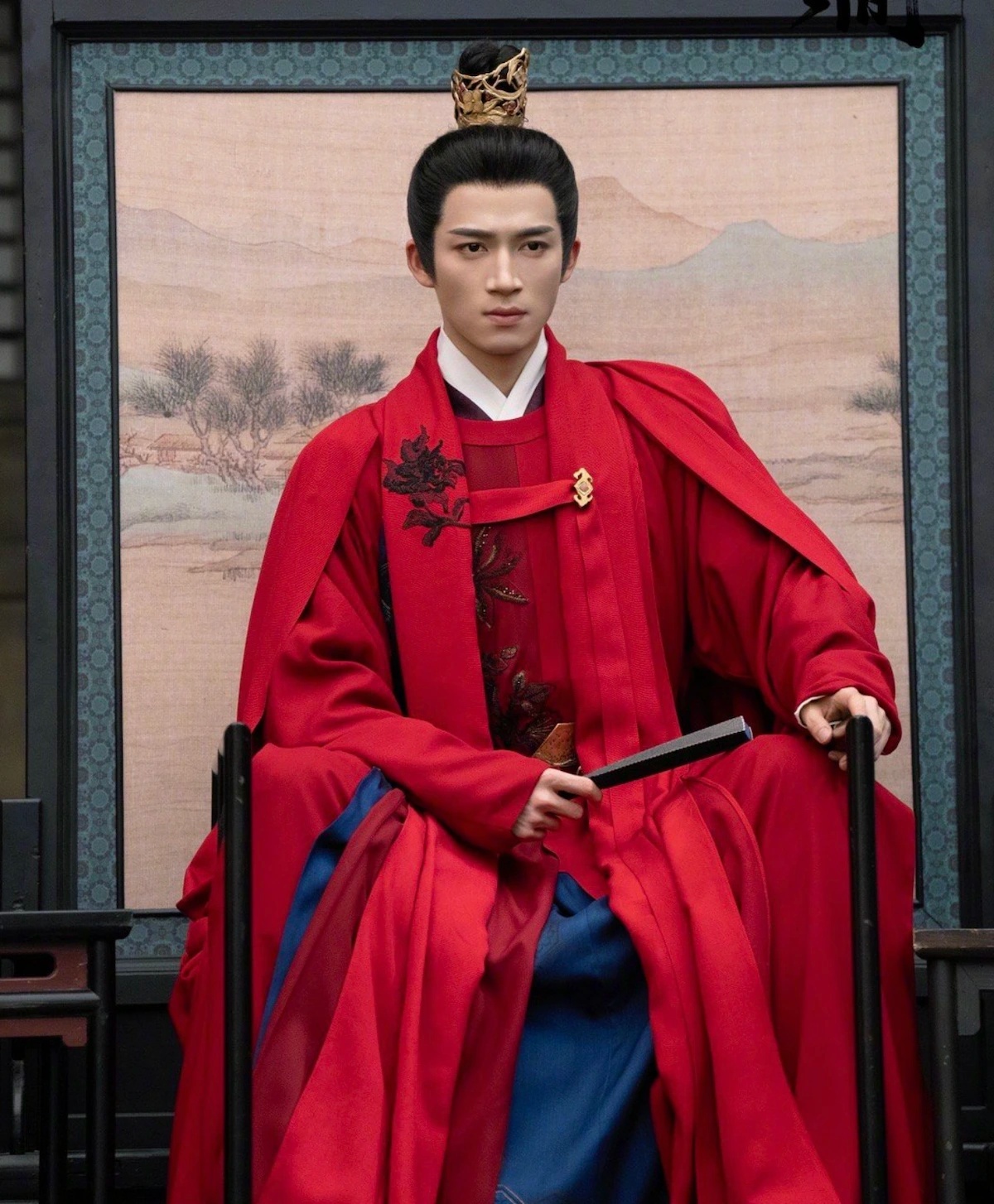 10 mỹ nam cổ trang đẹp nhất Trung Quốc: Trương Lăng Hách bét bảng, hạng 1 là hồ ly tinh xé truyện bước ra