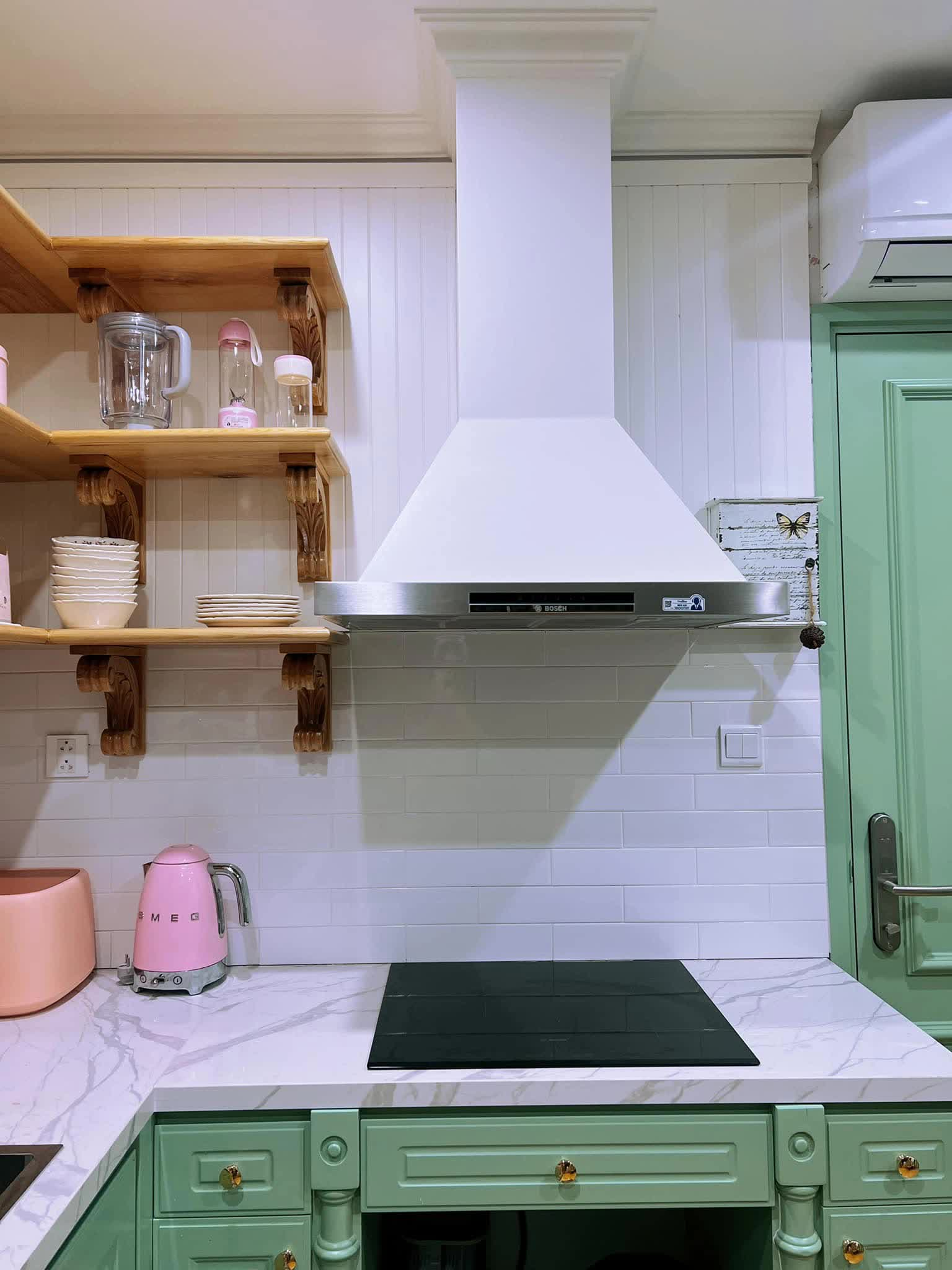 Khu bếp gọn gàng, ngăn nắp