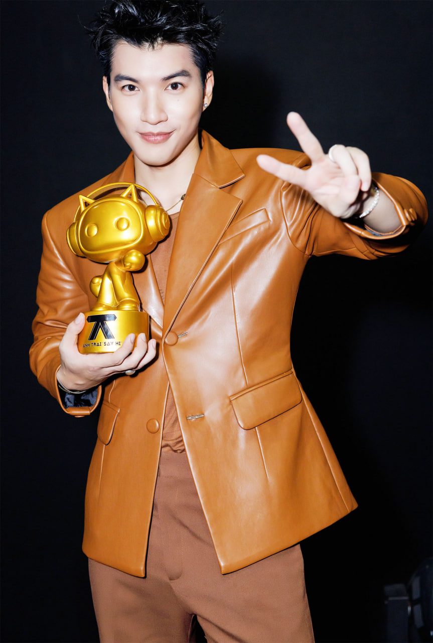 HIEUTHUHAI ghi dấu ấn mạnh mẽ về mặt chuyên môn khi tham gia Anh Trai Say Hi mùa đầu tiên và giành ngôi vị quán quân (Ảnh: FBNV)