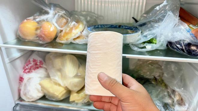 Không phải mê tín, giờ mới biết vì sao nhiều nhà để 1 cuộn giấy vệ sinh trong tủ lạnh