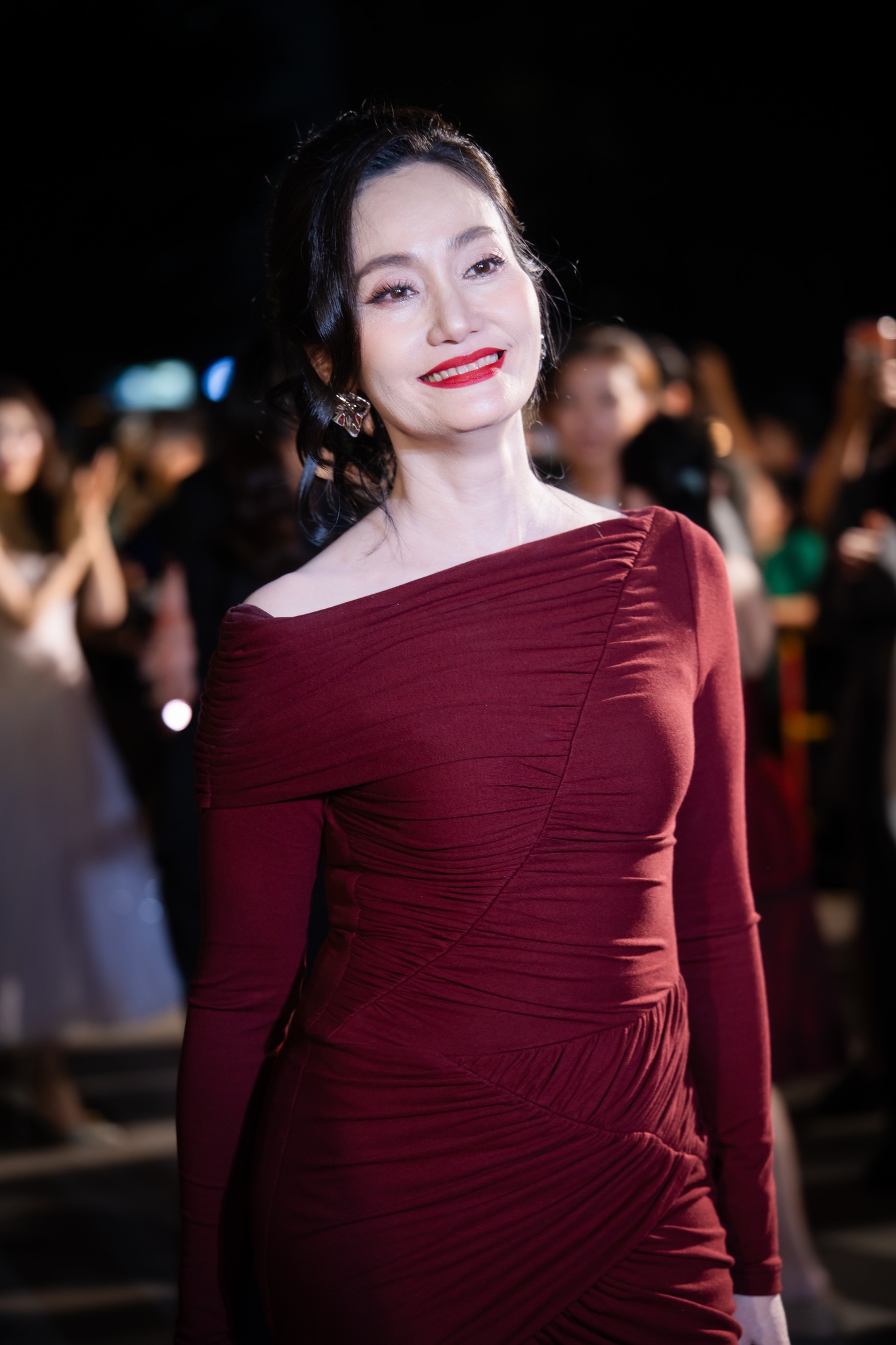 Nhan sắc ở độ tuổi 50 của NSƯT Hạnh Thuý