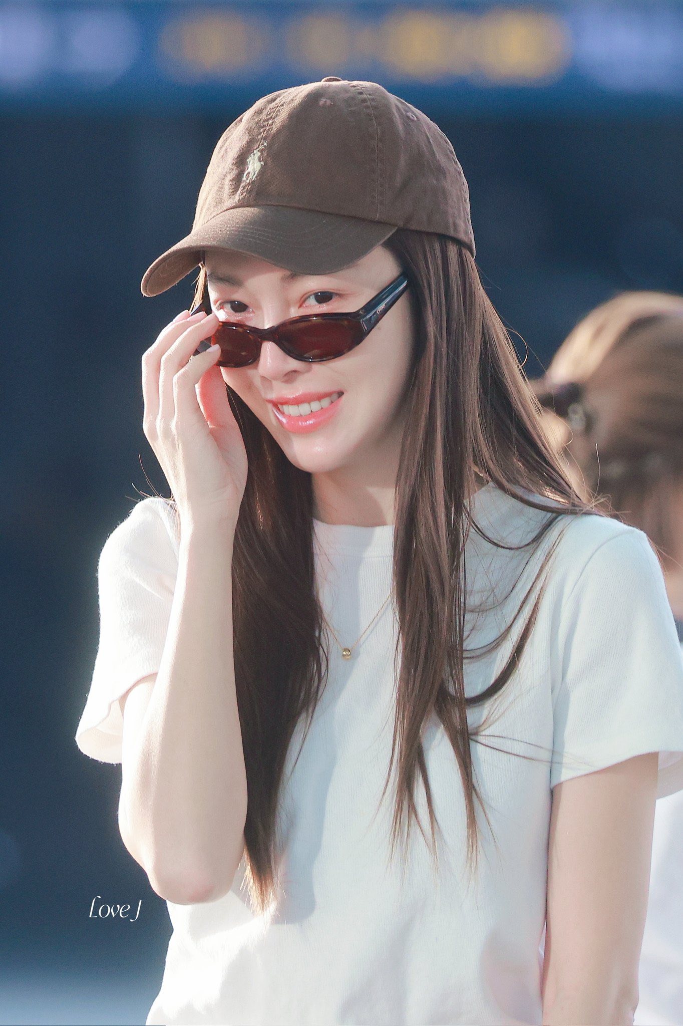 Bao năm qua, nữ ca sĩ vẫn giữ được nhan sắc tươi trẻ, không thay đổi nhiều so với hồi mới ra mắt. Nụ cười rạng rỡ của cô càng khiến người hâm mộ thêm xiêu lòng. Ảnh:TYCCJ Vietnam