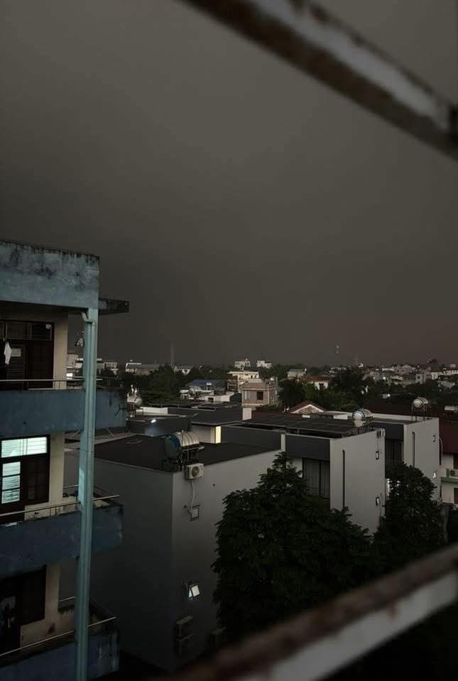 Mặt trời vẫn chưa hề ló rạng