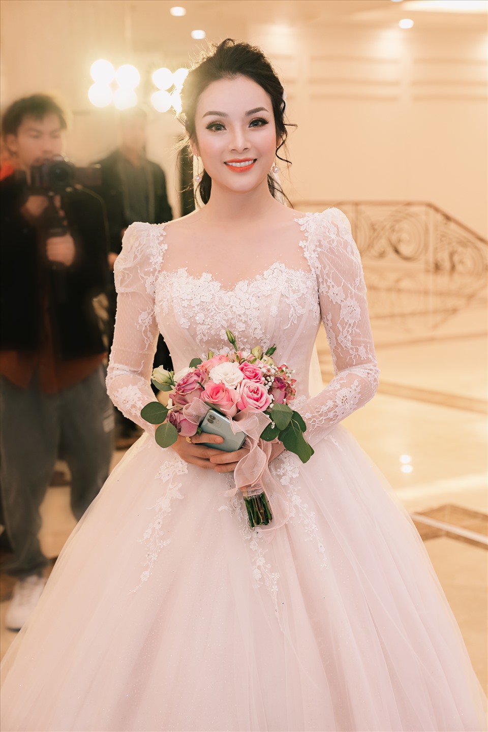 Ông xã hiện tại của Tân Nhàn hiện giữ vị trí Viện trưởng trong lĩnh vực khoa học công nghệ và tham gia giảng dạy thể thao.