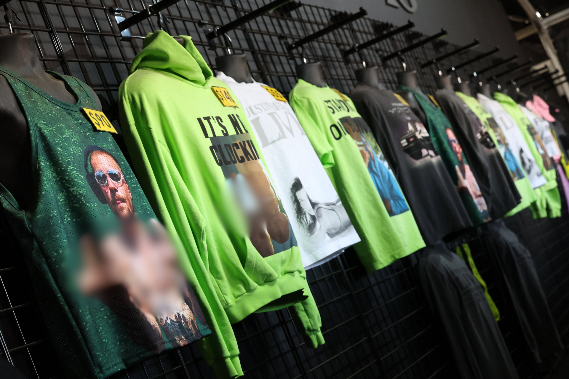 Chê thì cứ chê, Justin Bieber lập kỷ lục thu về 132 tỷ đồng từ việc bán quần áo ở Coachella