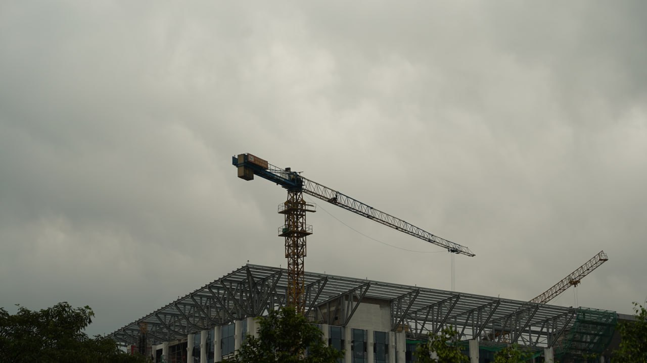 Bầu trời âm u dù đã gần trưa