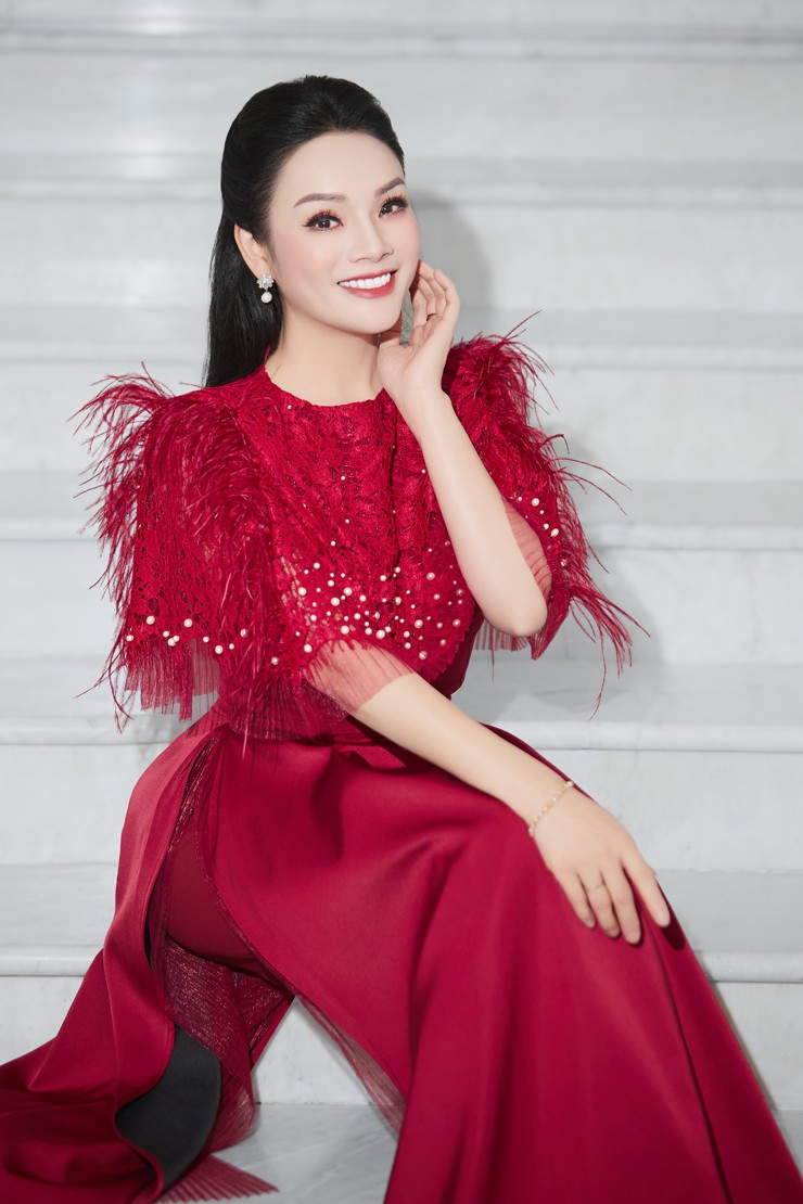  Tân Nhàn từng mất tới 80% giọng hát do suy kiệt sau sinh và ảnh hưởng từ việc mắc COVID-19 nhiều lần.