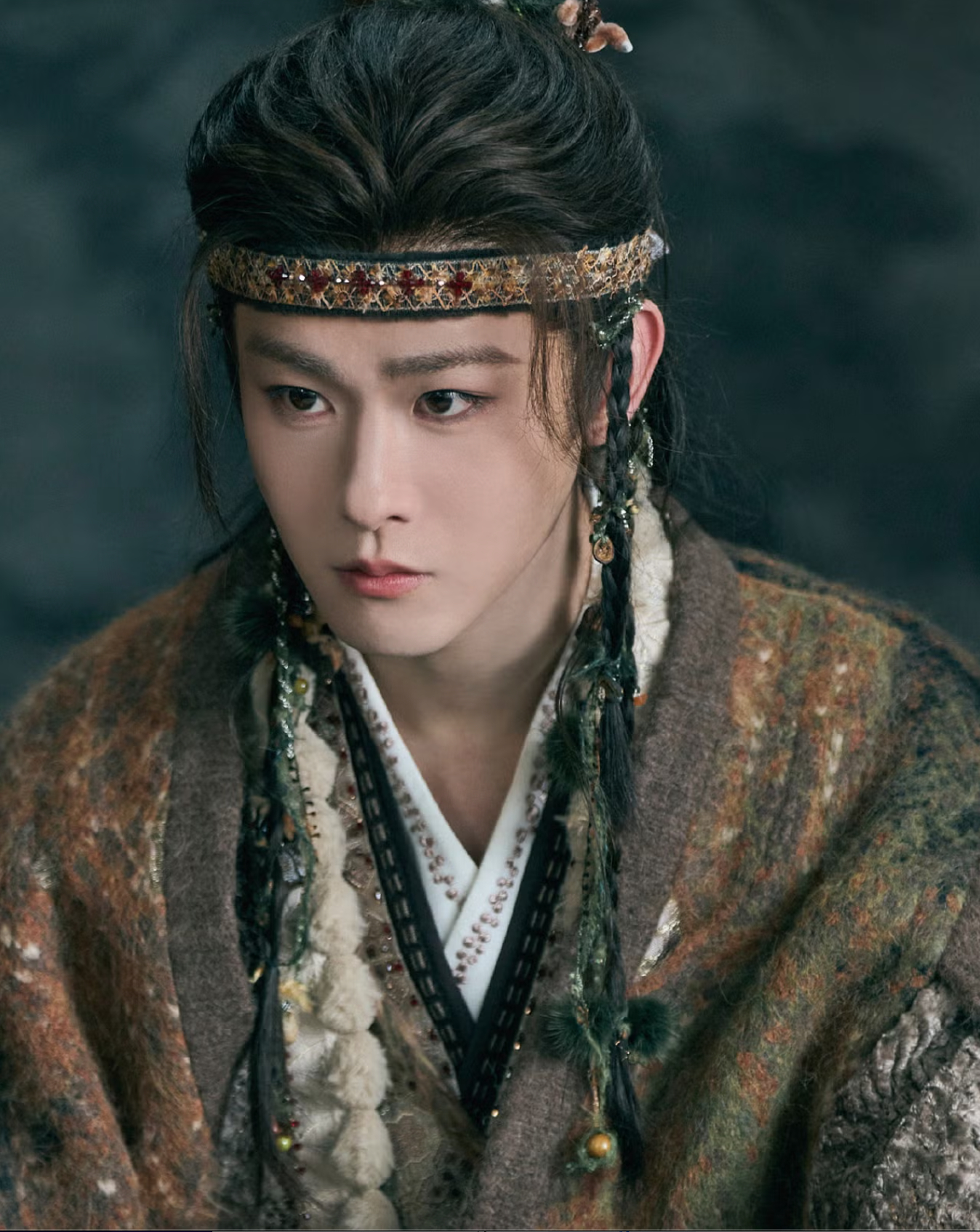 Xem phim Trung Quốc này như ăn cơm nhai phải sạn: Kịch bản dở đến tận cùng, nam chính mặt toàn góc chết