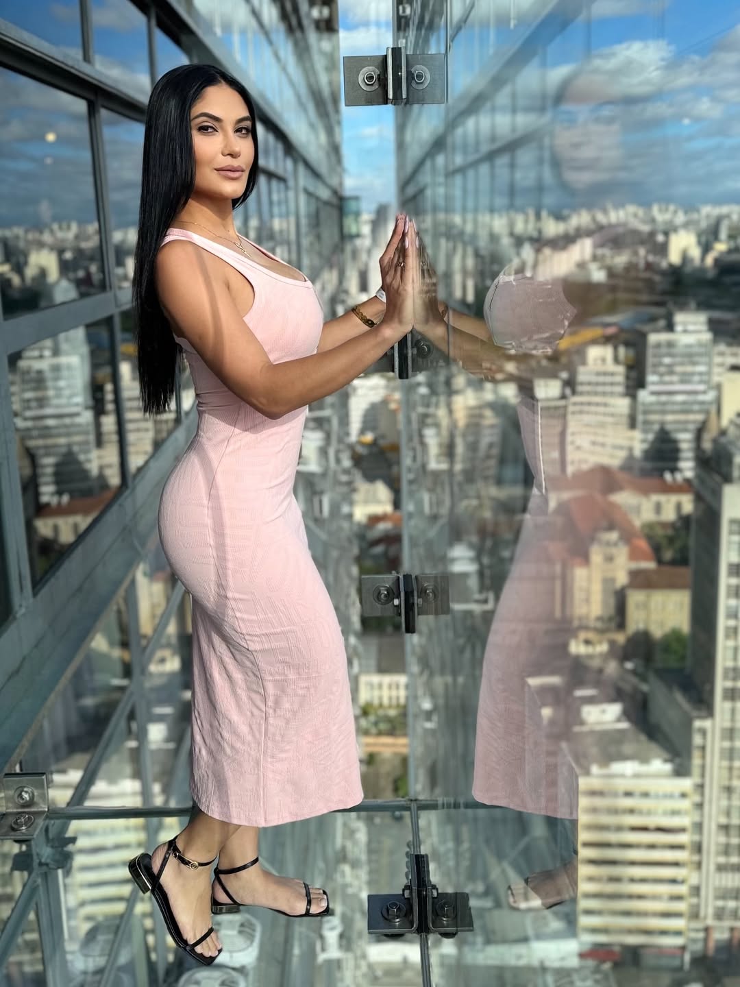 Bắt khẩn cấp 1 Hoa hậu đình đám nghi liên quan đường dây ma túy, lọt vào tầm ngắm vì hay khoe khoang sự giàu có trên mạng