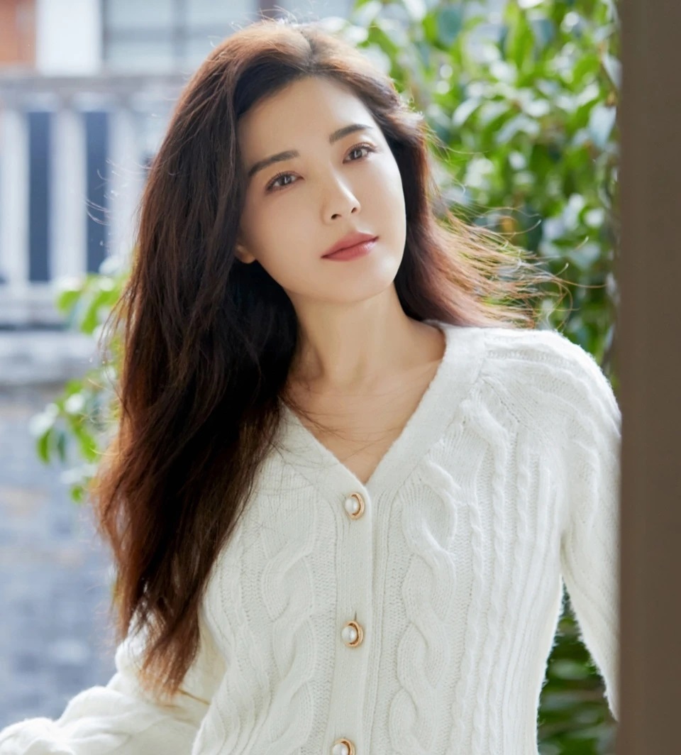 Tăng Lê từng được bạn bè hết lời khen ngợi nhờ ngoại hình nổi bật