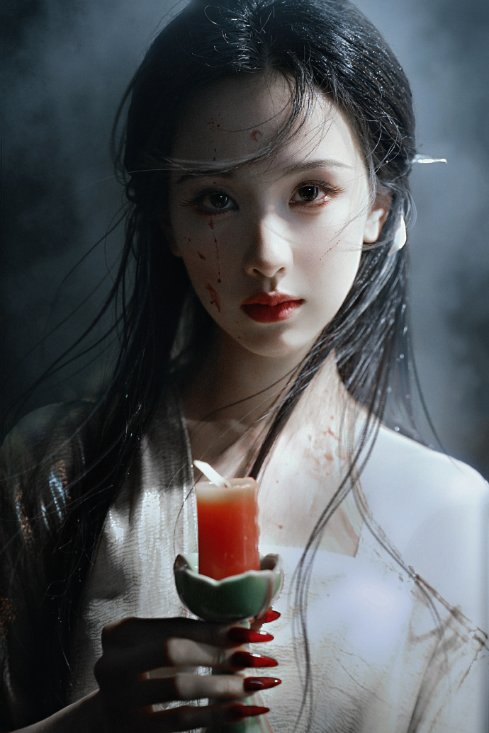 Mỹ nhân cổ trang đẹp nhất Trung Quốc hiện tại: Nhan sắc được dệt từ sương khói, vừa thoát tục vừa nguy hiểm