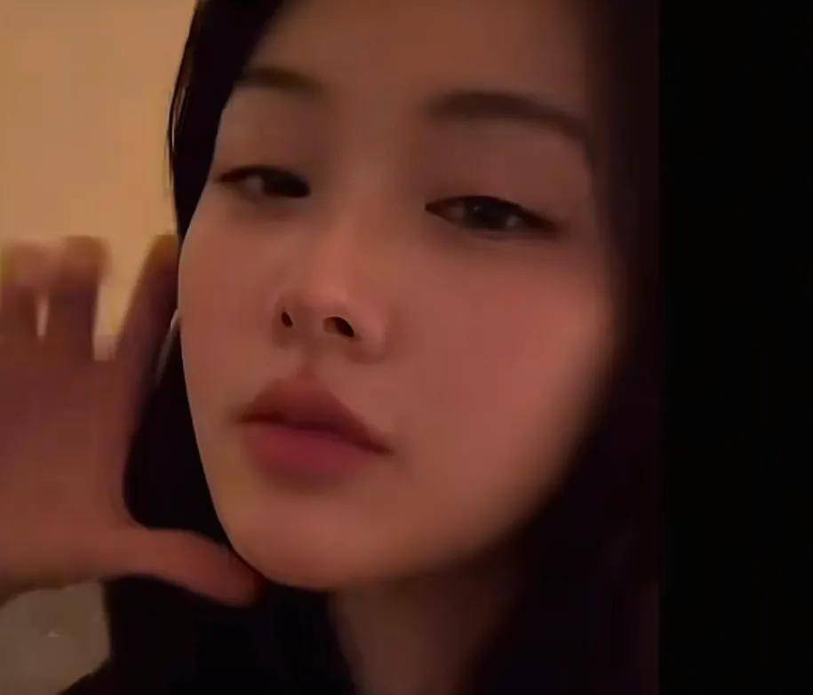 Không nói đố ai nhận ra người trong ảnh chính là Trịnh Sảng. Ảnh: Sina.