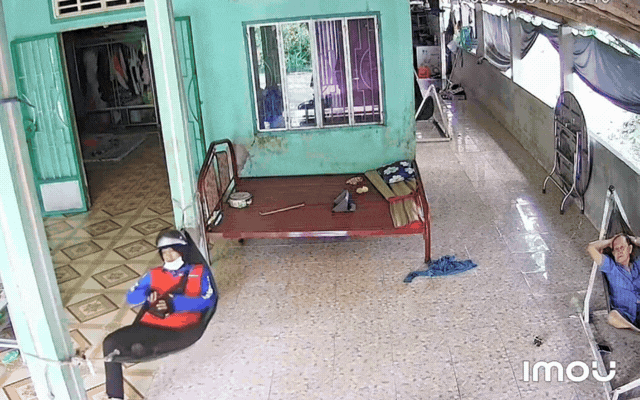 Hoang mang nhất lúc này.