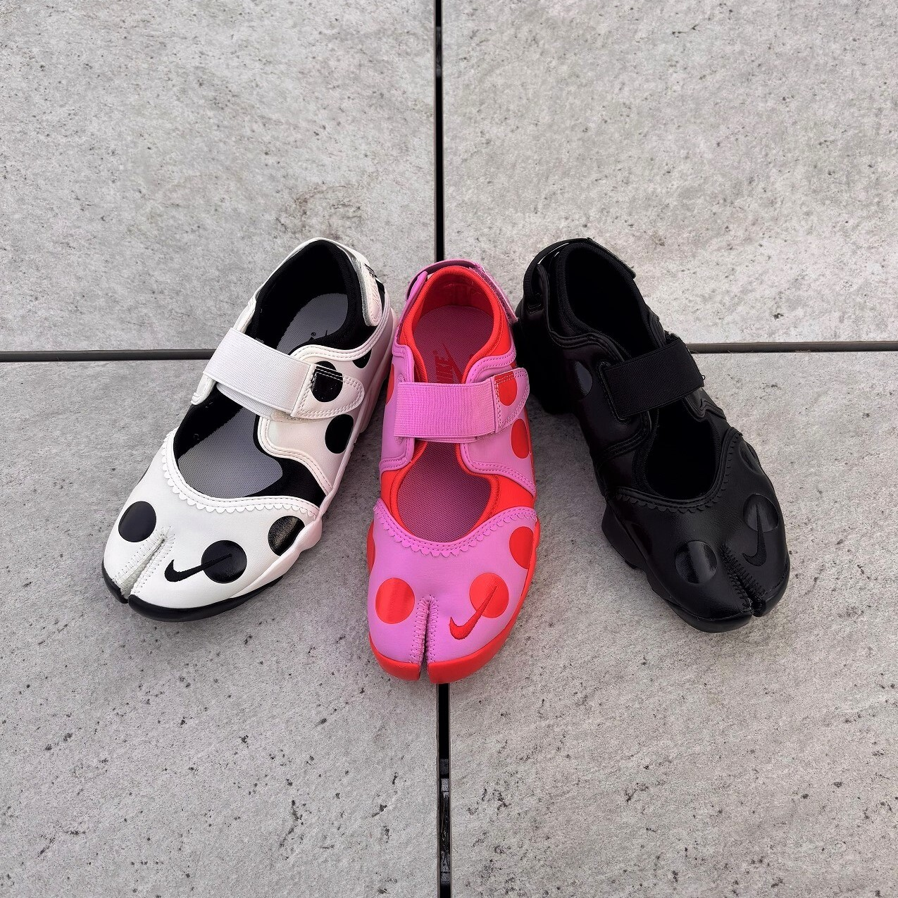 Nike Air Rift còn có những phối màu Polka Dot - một phiên bản Japan Limited Edition.