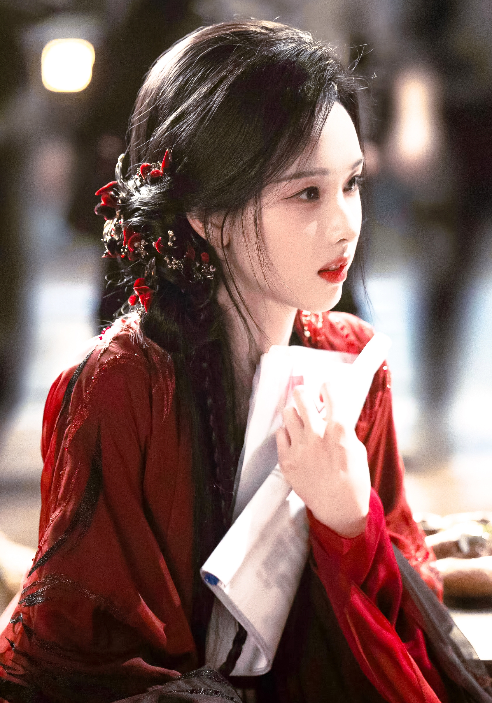 Trần Đô Linh thể hiện vai diễn hồ ly giỏi toan tính nhưng không thoát được chữ tình