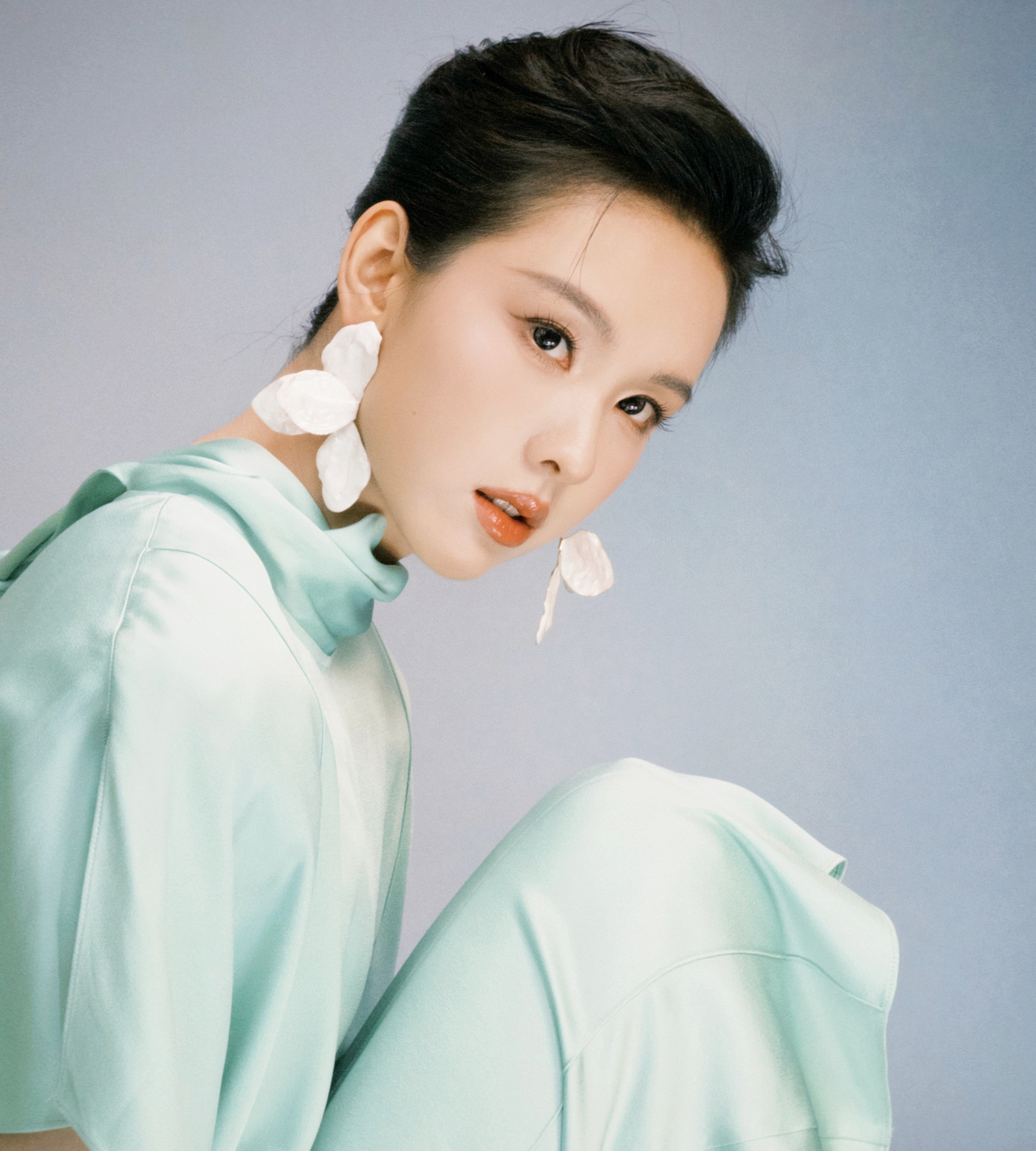 Trần Đô Linh được khen ngợi mang vẻ đẹp thần tiên thoát tục