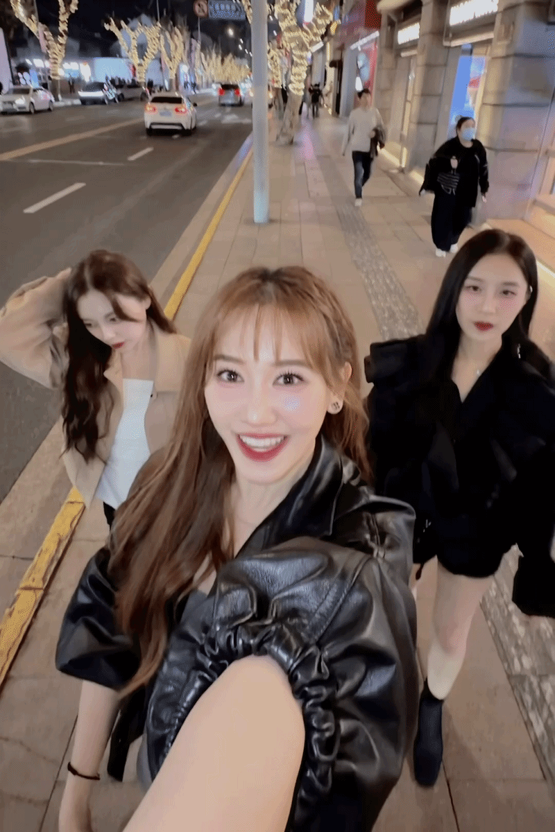 Hari Won nhí nhảnh, tràn đầy năng lượng như mới đôi mươi trong chuyến đi đu idol.