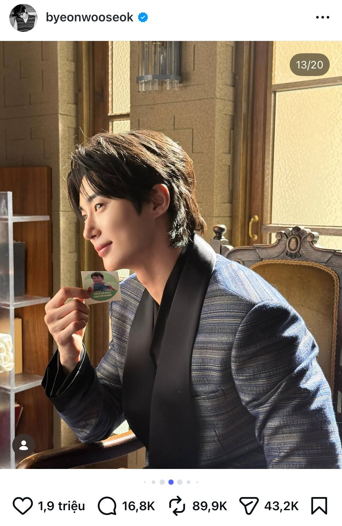 Bức ảnh mới của Byeon Woo Seok đang khiến dân mạng sục sôi