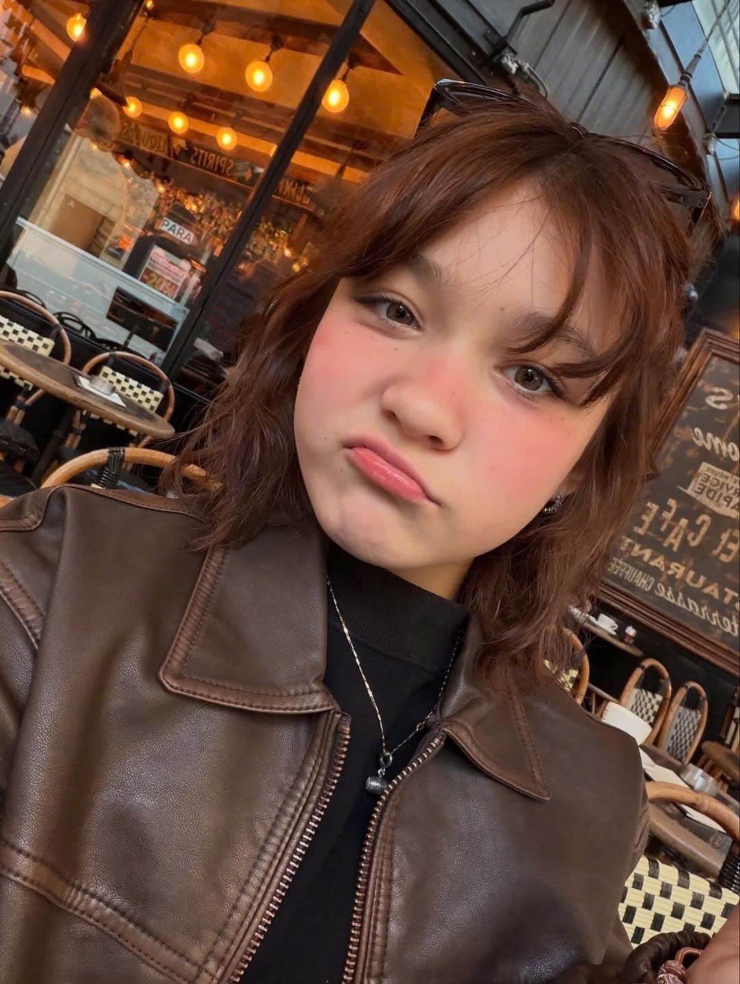 Khó tin là cô bé xinh như thiên thần thế này...