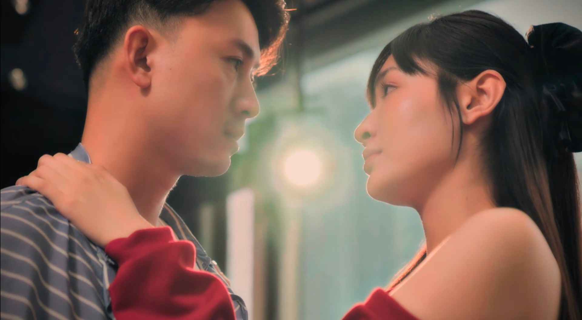 Cô trao thân cho Dũng dù cả hai chưa chính thức có mối quan hệ với nhau