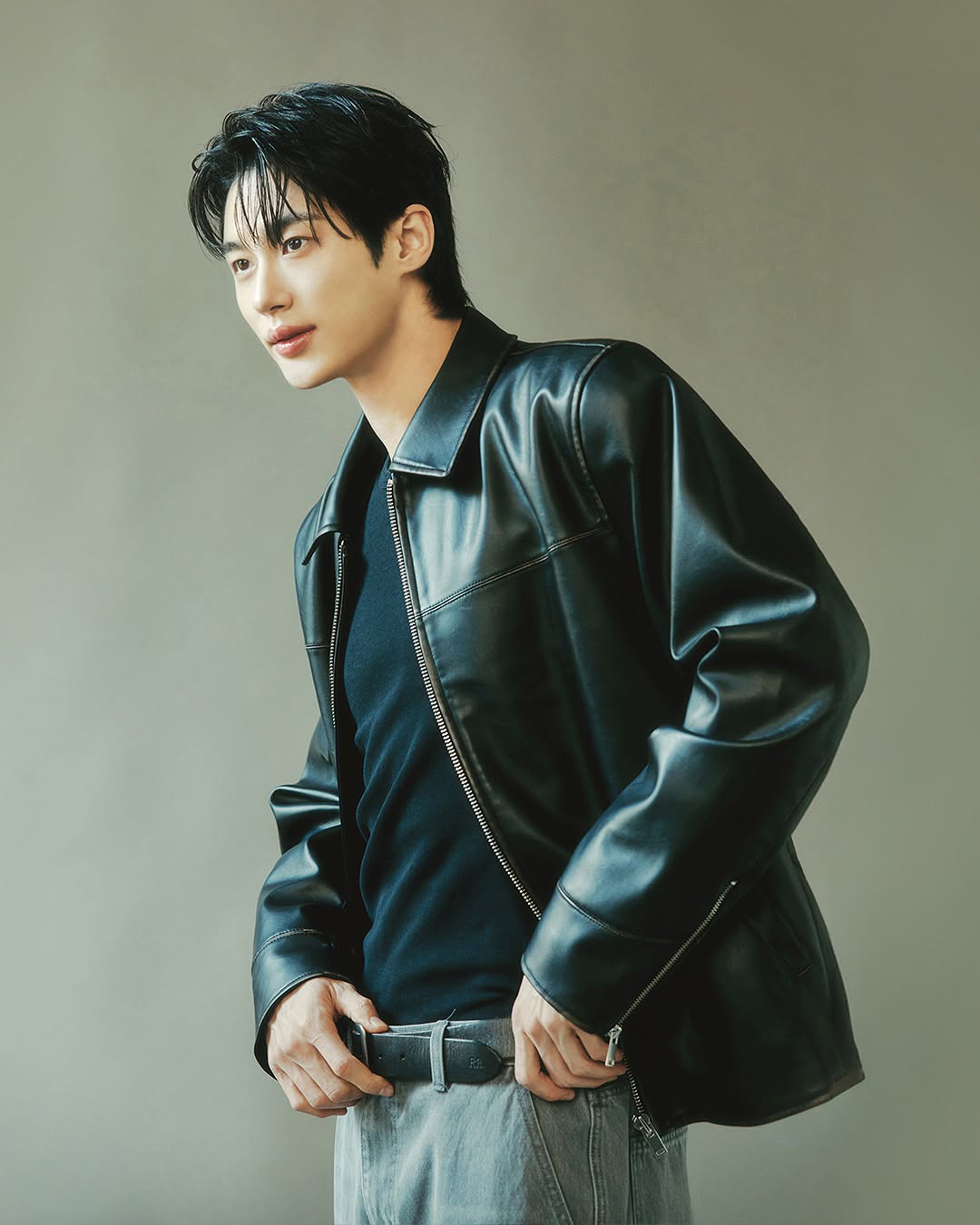 Cặp đôi phim giả tình thật ngầm công khai hút 2 triệu like: Nhà trai đẹp vô đối đang khiến toàn cầu phát cuồng