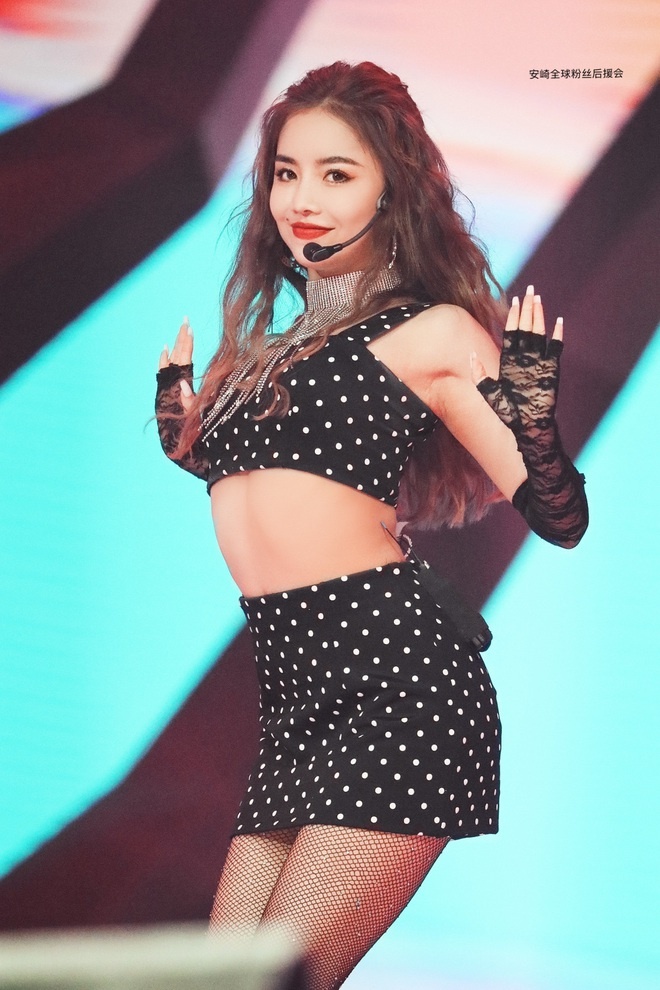 Đồng đội “hệ chiến” của Trang Pháp: Visual ngầu đét, bị tố 