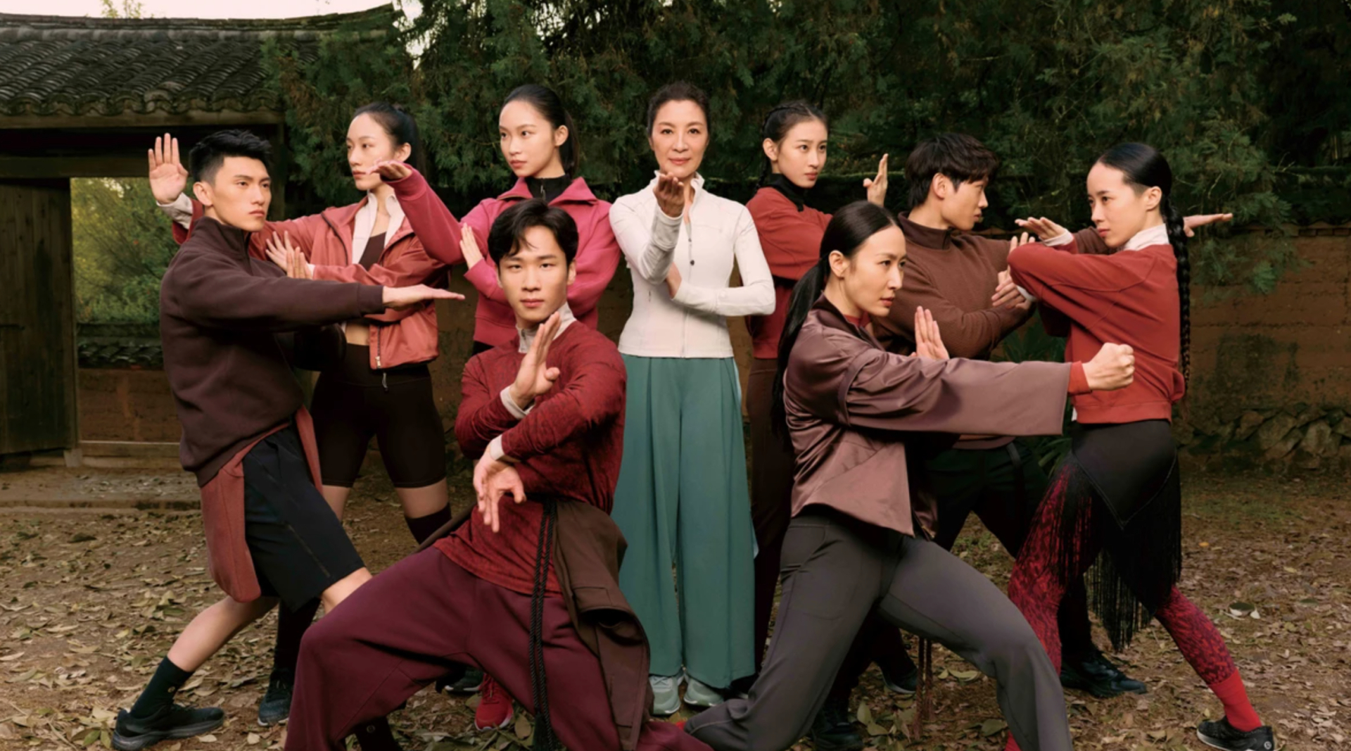 Một campaign của Lululemon có sự góp mặt của Dương Tử Quỳnh. Ảnh: Lululemon