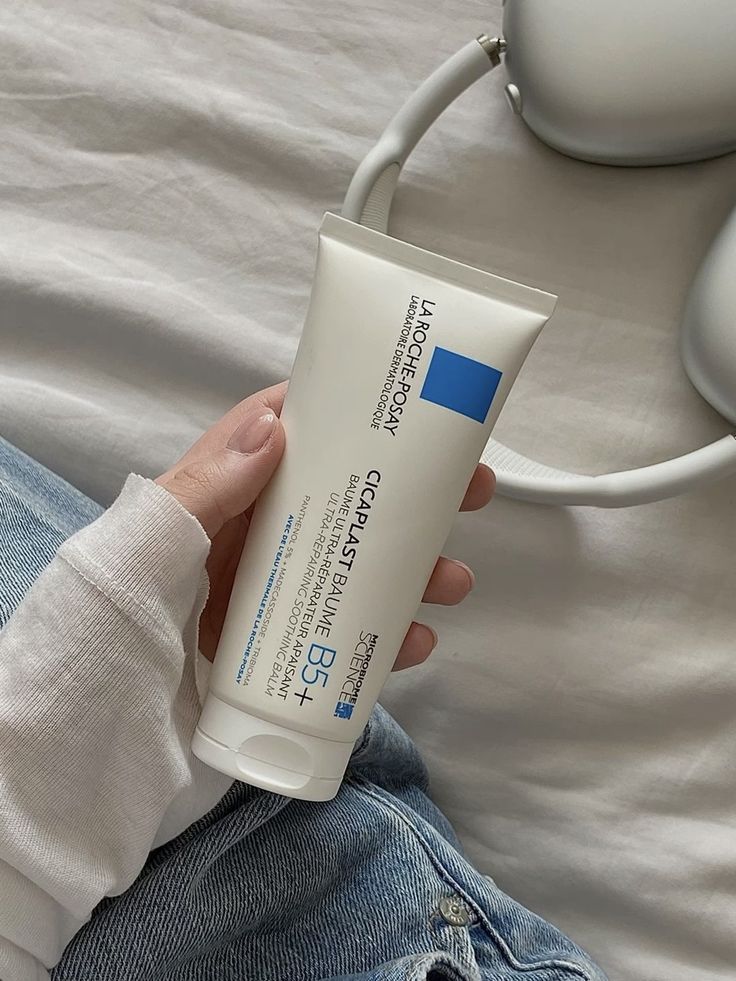 Lời khuyên của bác sĩ da liễu đến người mua mỹ phẩm Olive Young