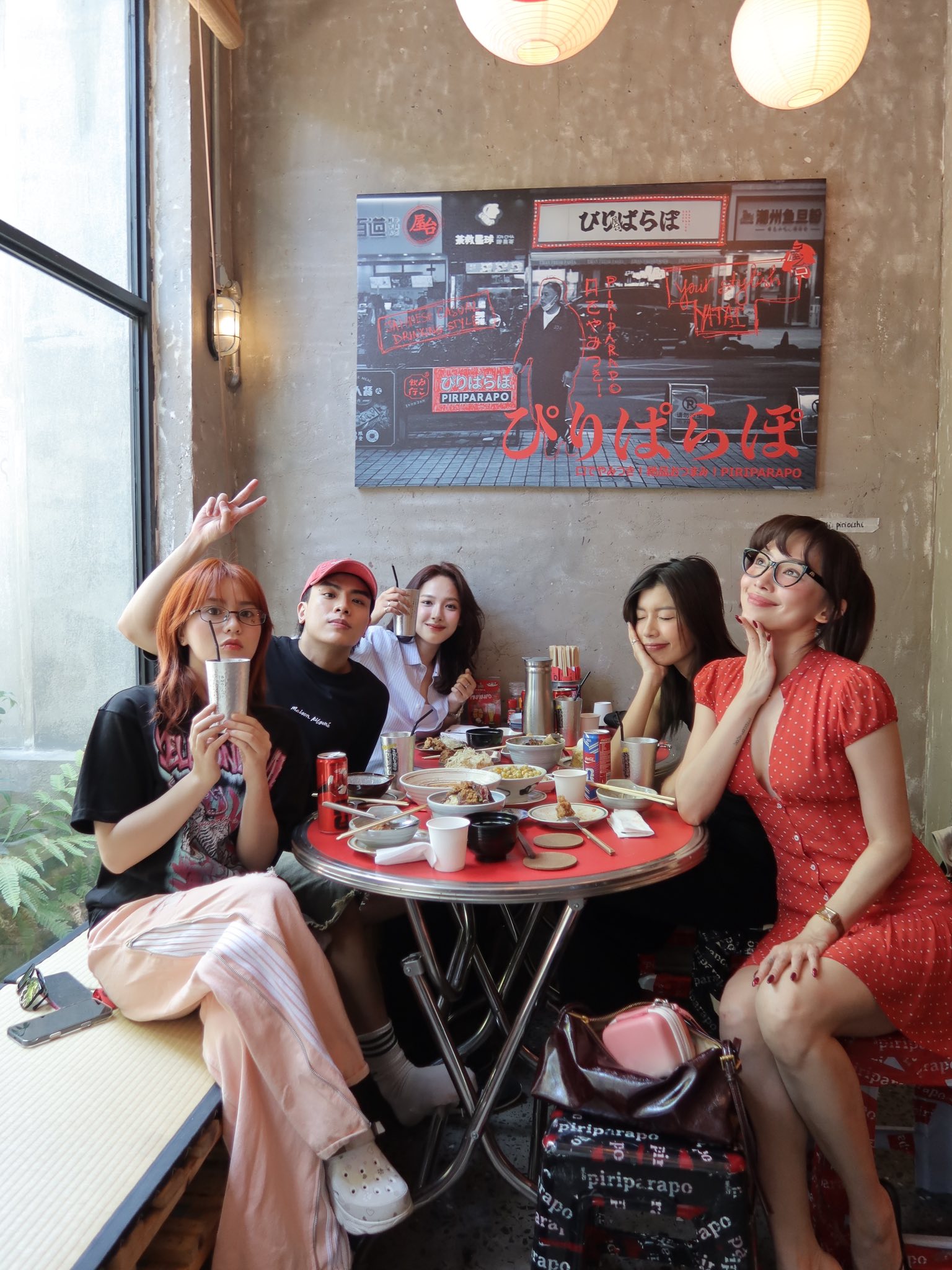 Nữ ca sĩ thường xuyên gặp gỡ, du lịch cùng hội bạn thân