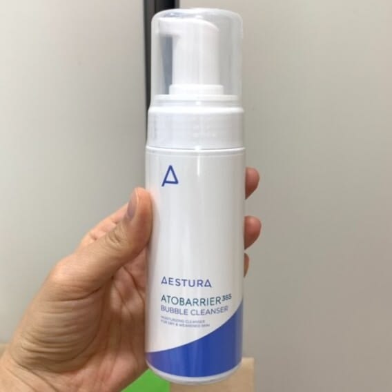 Lời khuyên của bác sĩ da liễu đến người mua mỹ phẩm Olive Young