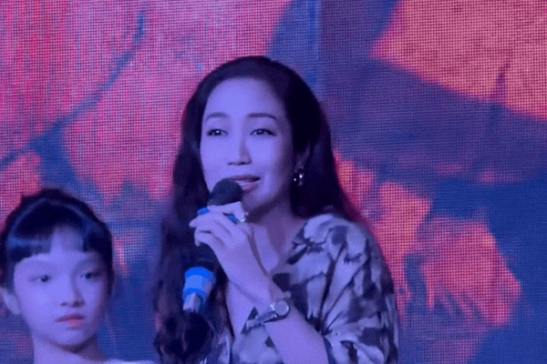 Ốc Thanh Vân: Không hiểu sao con tôi cũng biết, còn gửi lại đoạn clip tôi đang chửi chồng
