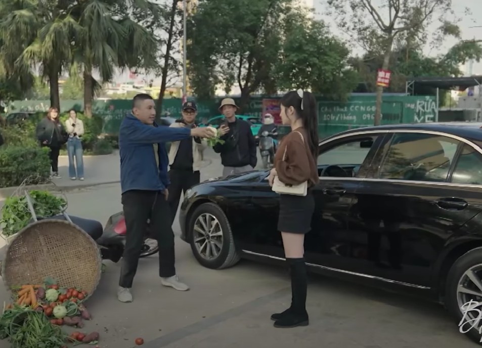 Khó chịu vô cùng với mỹ nhân Việt 25 tập phim chỉ đi 1 đôi giày, ngay cả cái áo cũng sản xuất theo lô