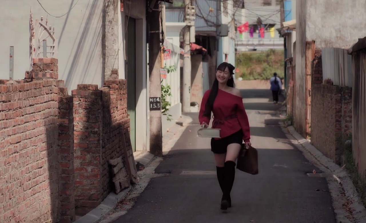 Khó chịu vô cùng với mỹ nhân Việt 25 tập phim chỉ đi 1 đôi giày, ngay cả cái áo cũng sản xuất theo lô