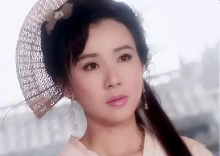 “Đệ nhất mỹ nhân showbiz” từng đánh bại Trang Pháp: Giọng ngọt gợi nhớ cả thanh xuân, visual U60 thách thức thời gian