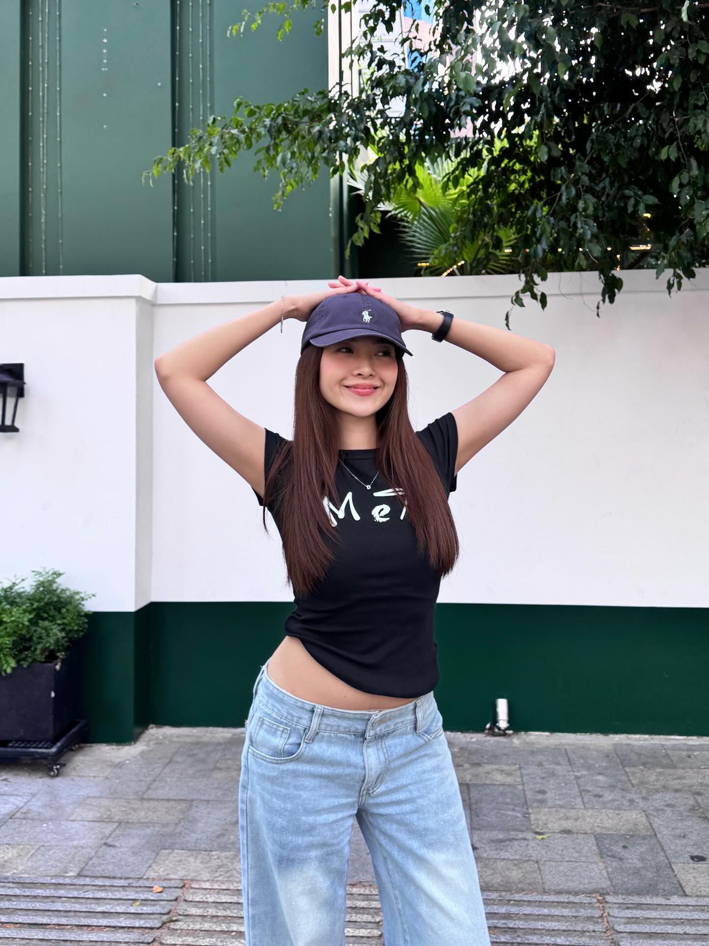 Tam Triều Dâng lộ đôi chân cực phẩm, ảnh 7 năm trước đã thấy tương lai làm ngọc nữ của Vbiz