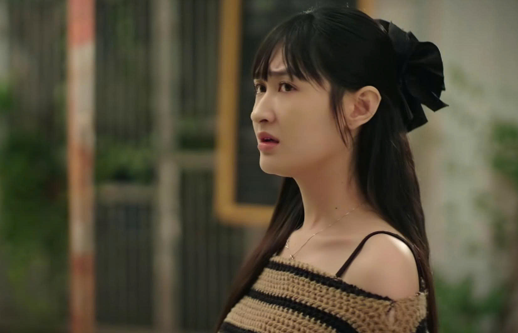 Khó chịu vô cùng với mỹ nhân Việt 25 tập phim chỉ đi 1 đôi giày, ngay cả cái áo cũng sản xuất theo lô