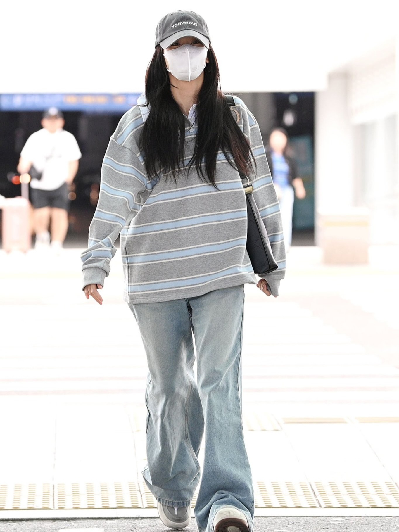 Tình trạng của Jisoo trong lần đầu lộ diện giữa bão drama: Diện mạo có đúng 4 từ để nói