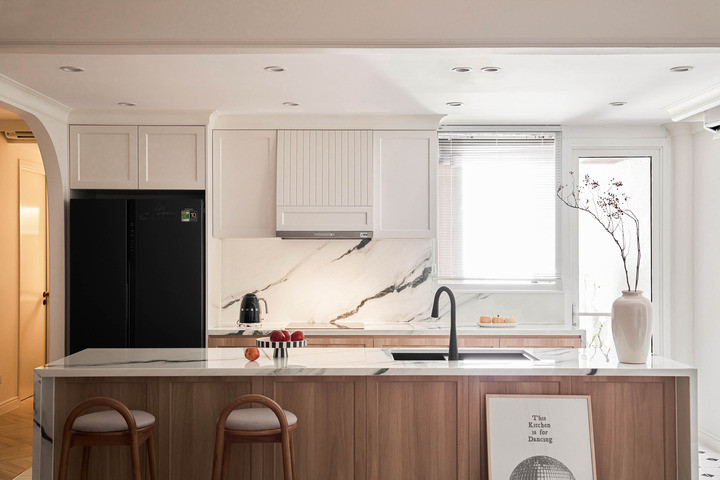 Khu vực bếp thoáng đãng, tiện nghi