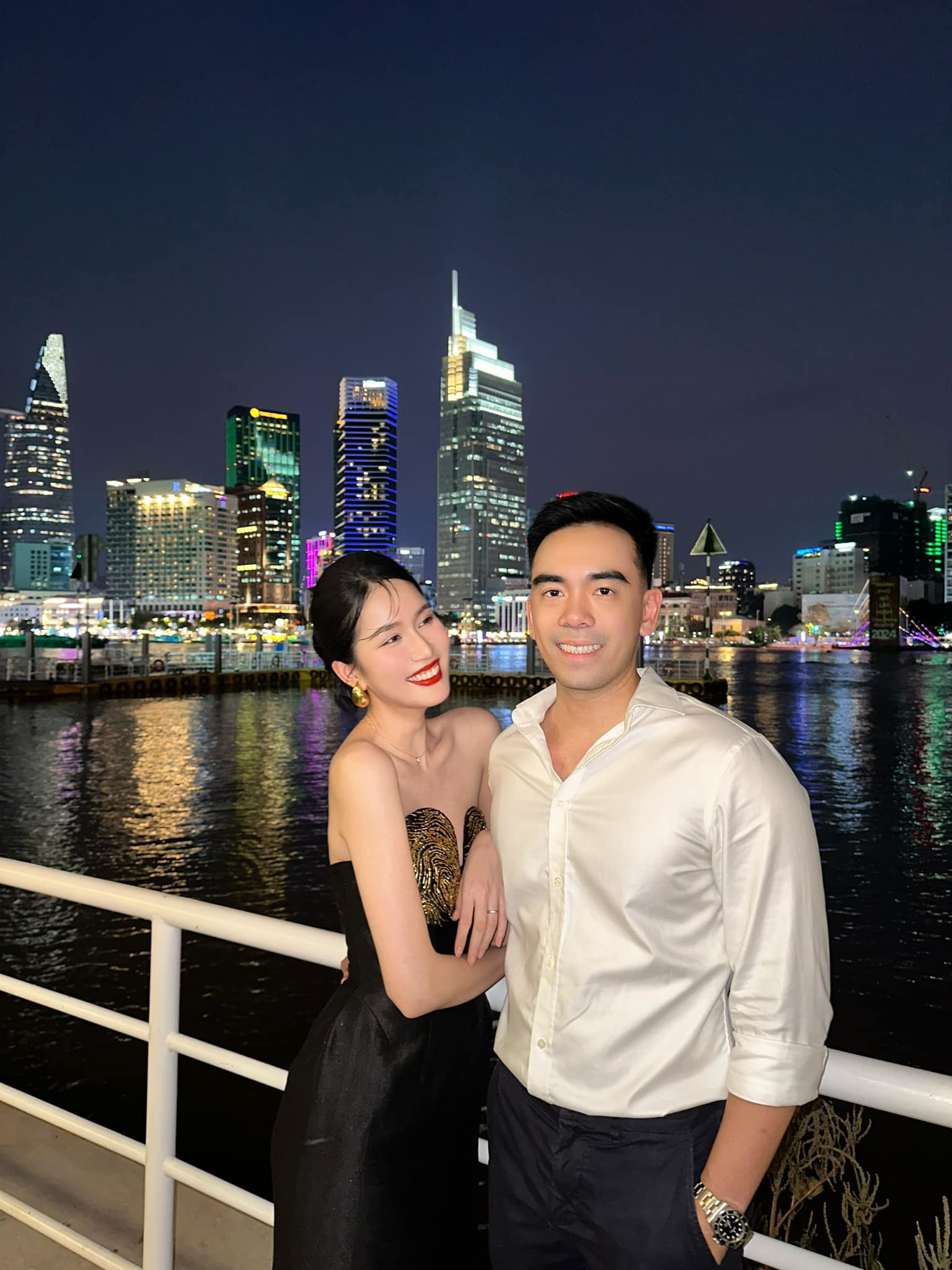 Thiếu gia Sài thành cưới giảng viên RMIT: Tậu luôn penthouse 2 tầng làm nhà tân hôn, góc nào cũng đẹp đẳng cấp