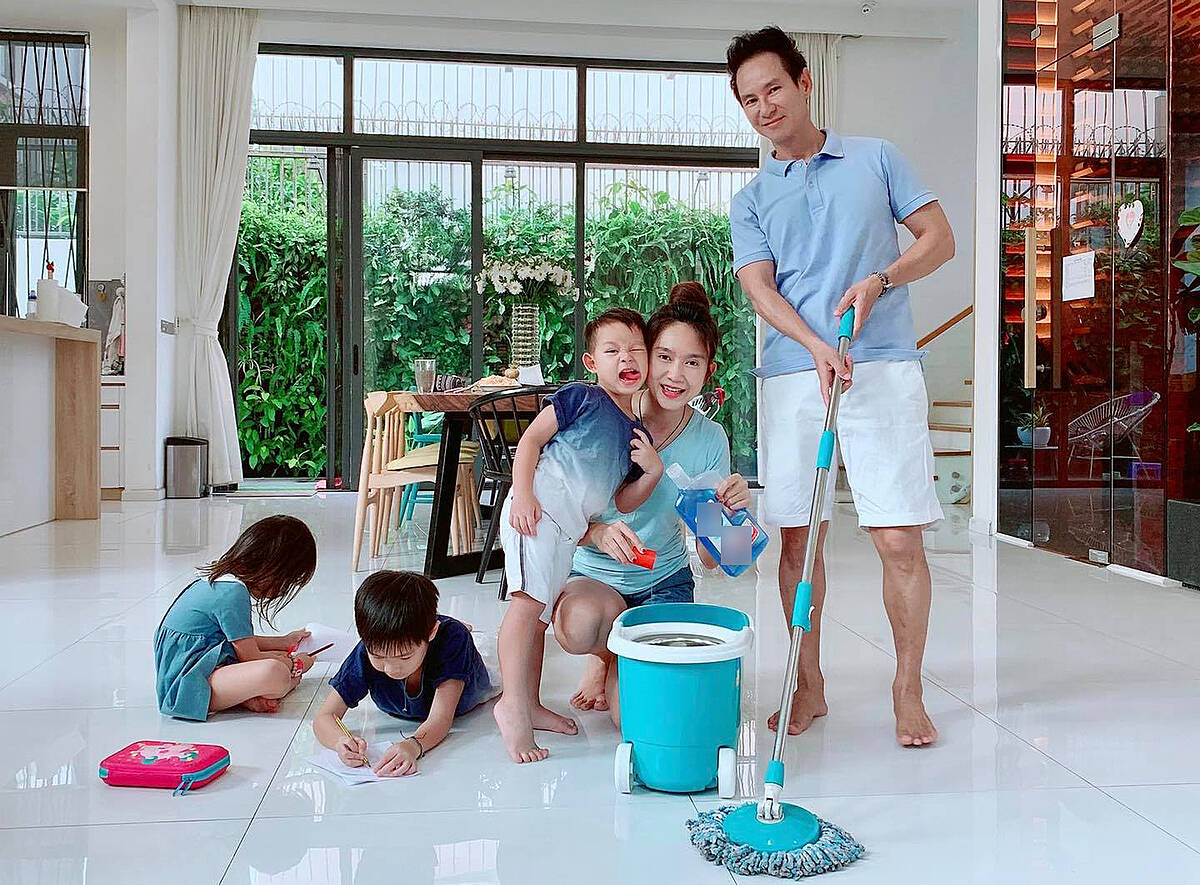 Tầng 1 rộng rãi với thiết kế hiện đại, sang trọng