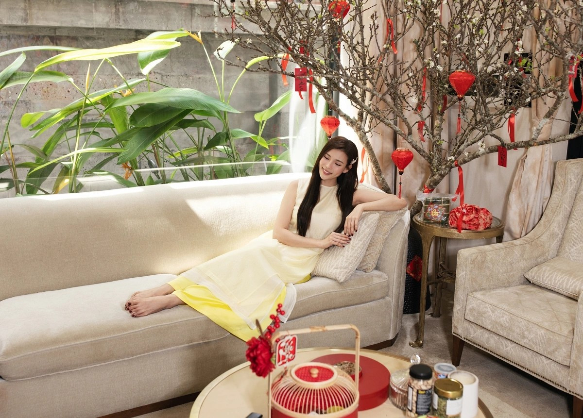   Không gian phòng khách rộng rãi với thiết kế mở thoáng đãng  