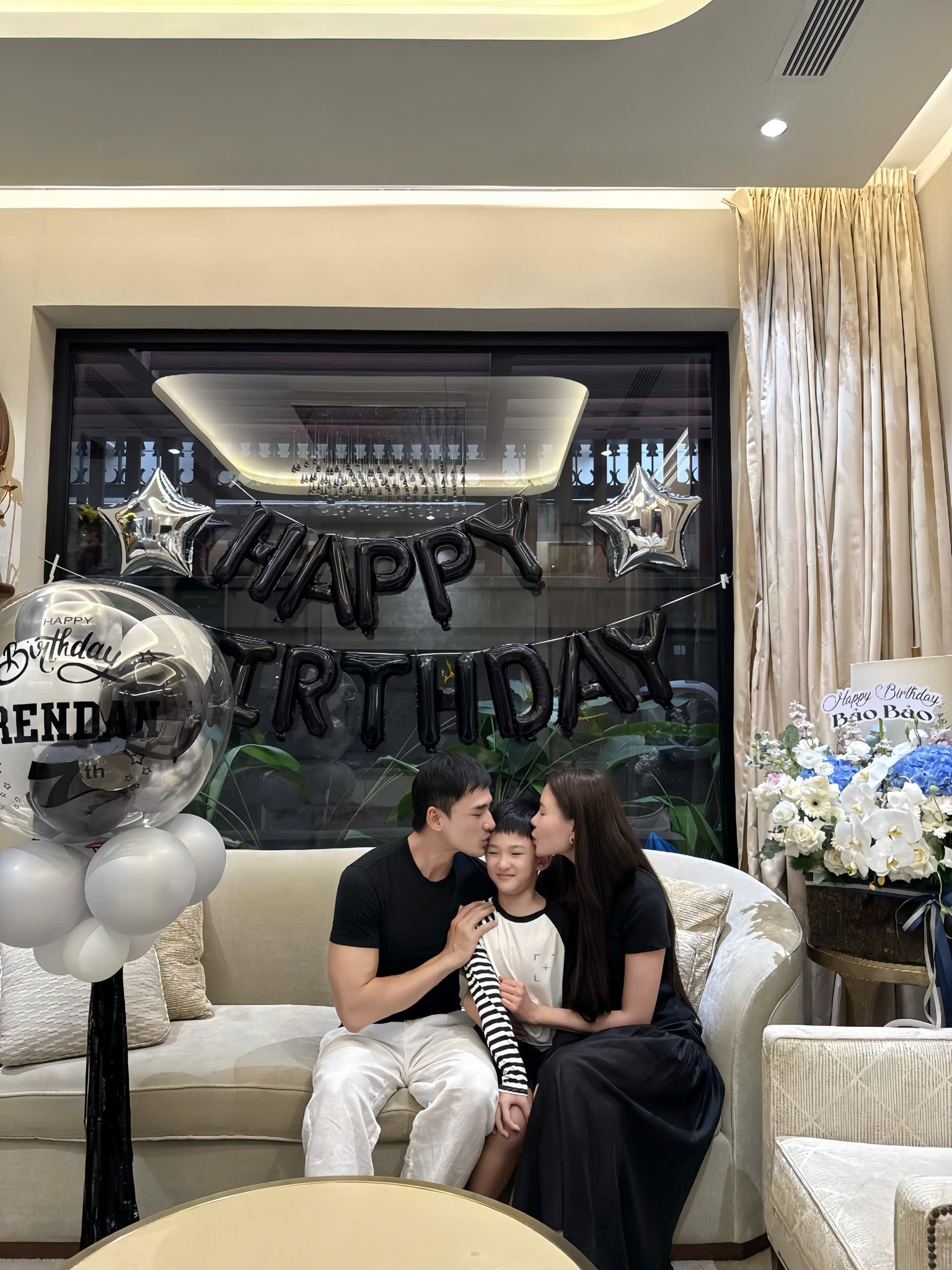   Khu vực phòng khách là nơi lý tưởng để diễn ra những buổi tiệc nhỏ  