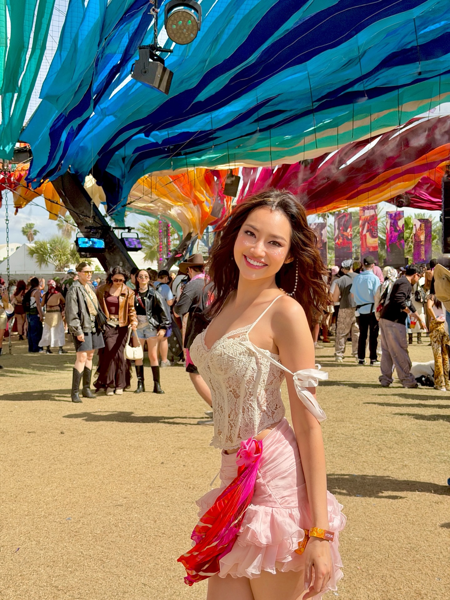 Sắc vóc ấn tượng của cô khi tham dự lễ hội Coachella mới đây. (Ảnh: Instagram)