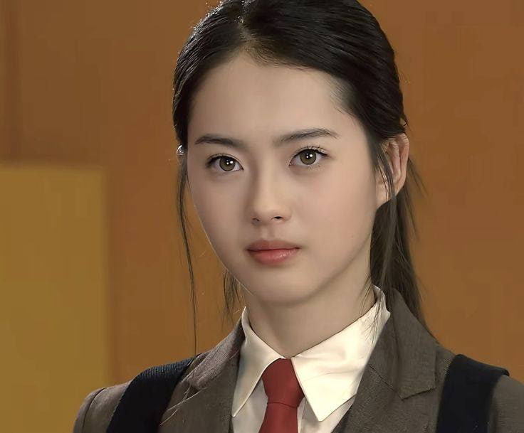 Showbiz có mỹ nhân đẹp cực phẩm mất tích kỳ lạ: Suýt ra mắt với nhóm nhạc quốc dân, ca hát diễn xuất đều “bình bình”