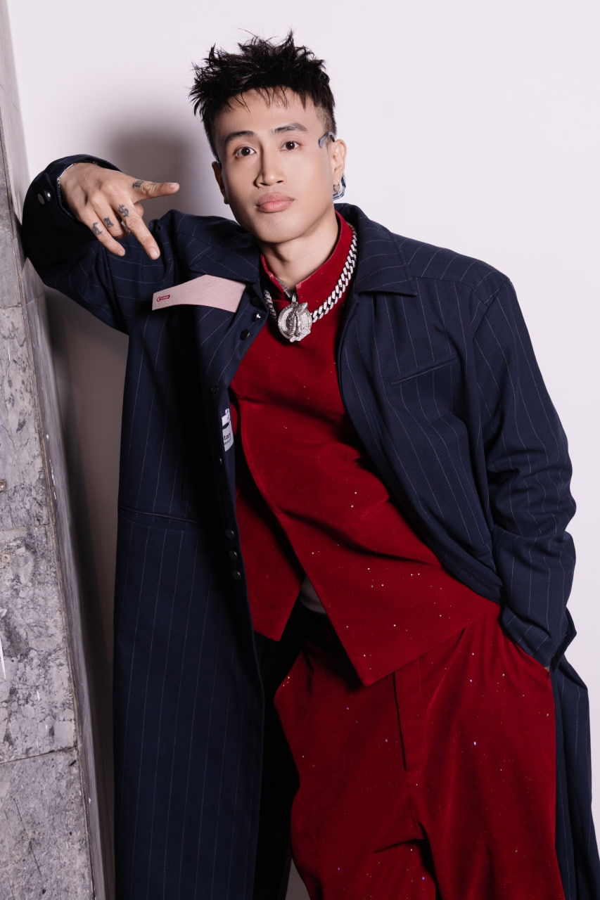 Hustlang Robber nổi tiếng với phong cách mumble rap 