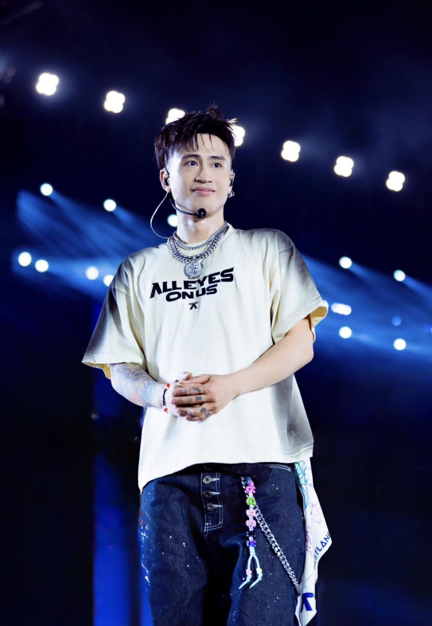 Hustlang Robber nhận được nhiều sự quan tâm khi kết hợp cùng HIEUTHUHAI (Ảnh: FBNV)