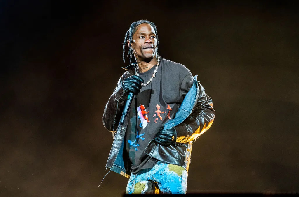   hay Travis Scott cũng từng khiến ban tổ chức bị phạt hàng nghìn đô la (Ảnh: X)  